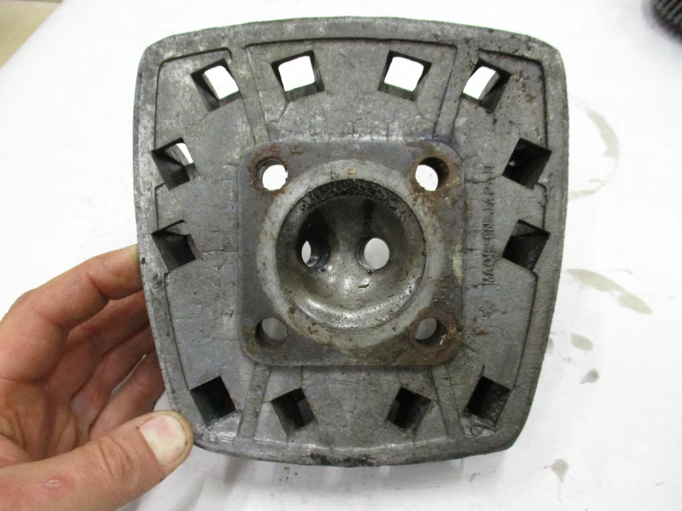 气缸盖 11111-27300 1972 72 铃木 TC125 TC 125 Prospector — 第 3/4 张图片