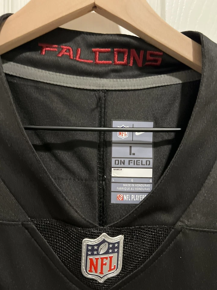 Camiseta deportiva negra Kirk Cousins #18 Atlanta Falcons para hombre en el campo Foto 3 de 4