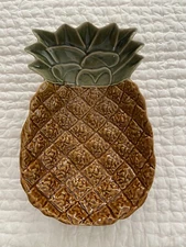 Beautiful Large Ceramic pineapple serving bowl palm court