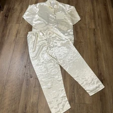 Go Softly Women’s Ivory Pajama Set Medium