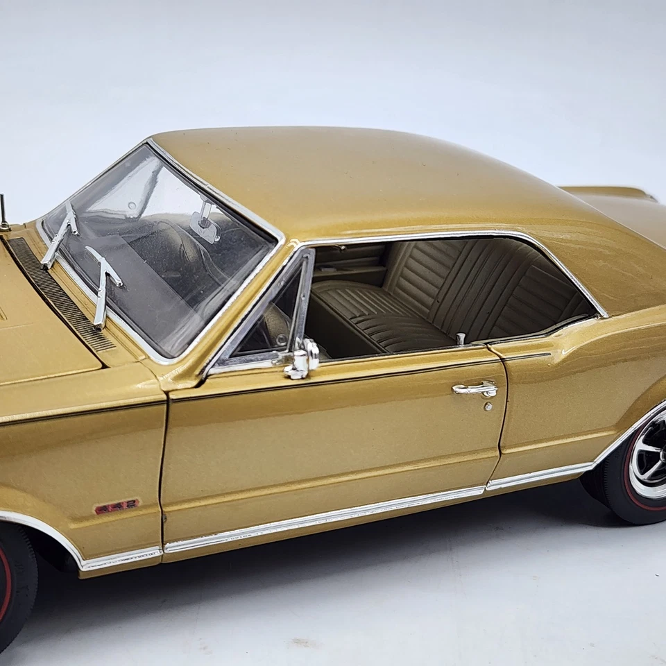 Highway 61 1967 Oldsmobile 4-4-2 Coupe 1:18 Diecast Olds 442 Car Rare HTF VHTF - Изображение 3 из 4