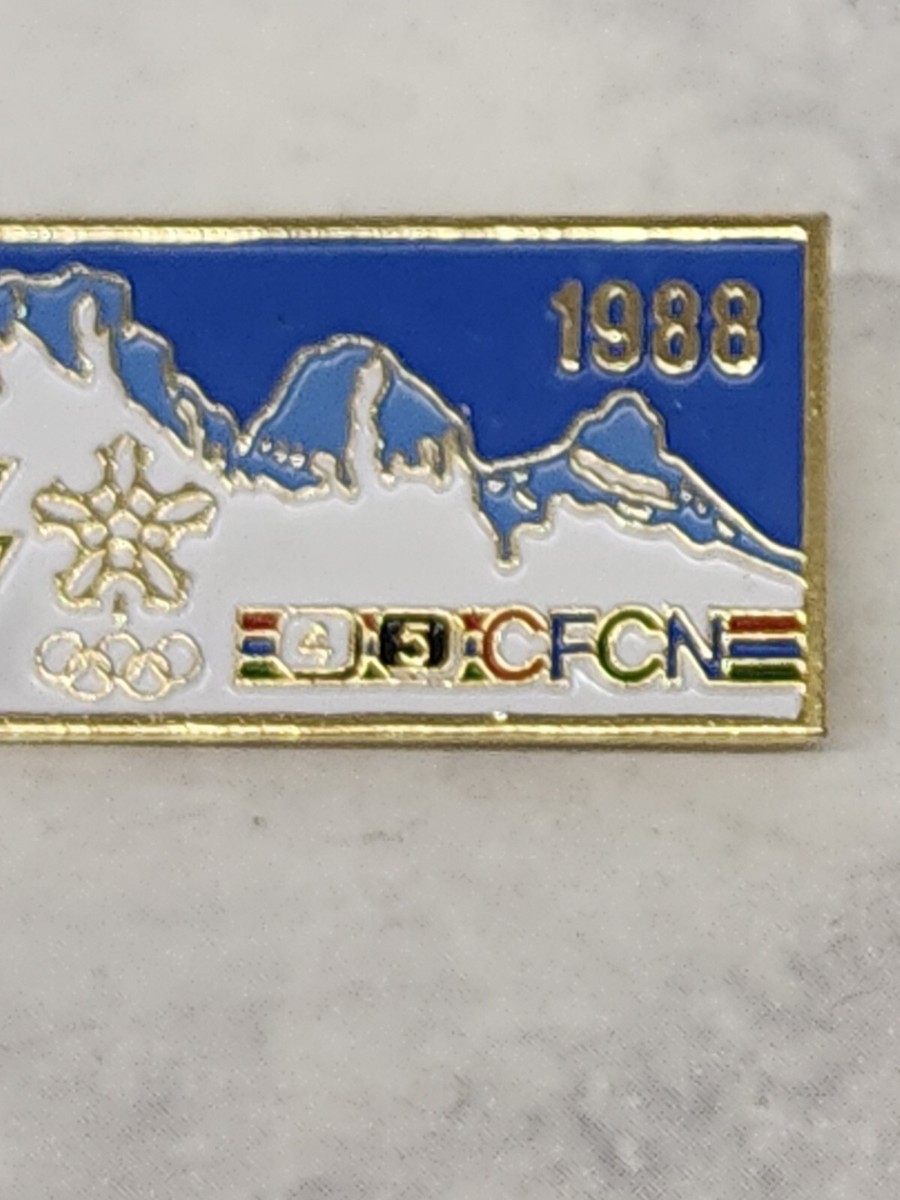 Pin's JO Calgary 88 - Patinage Artistique, émaillé, Signé, Rare !