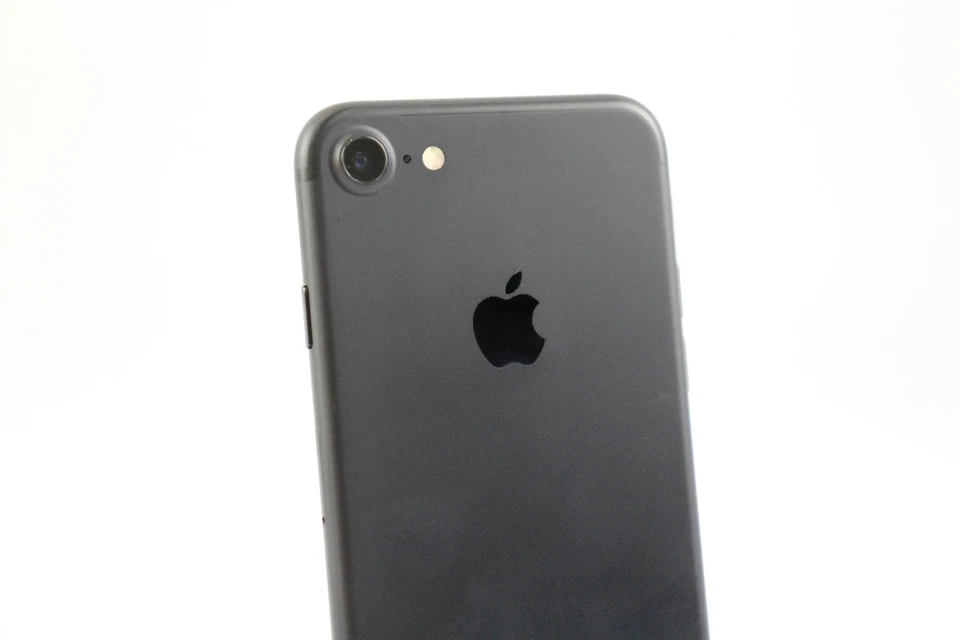 Apple iPhone 7 (Unlocked) A1778 32GB Black Grade A Boxed - Image 3 of 4