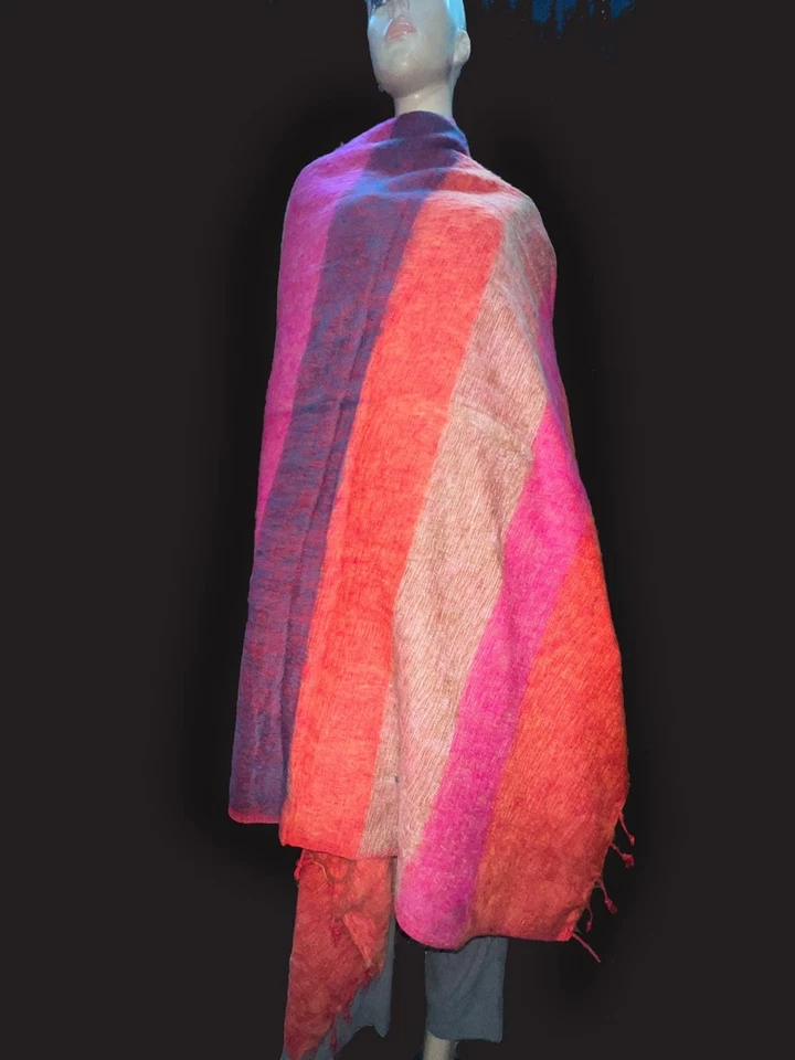 Sw263 Himalayan Yak Wool Blend Throw reversible blanket shawl scarf wrap Nepal - Image 3 of 4