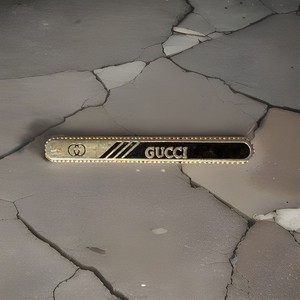 RARE Vintage Gucci Gold Tone Black Enamel Interlocking GG Logo Tie Clip Bar