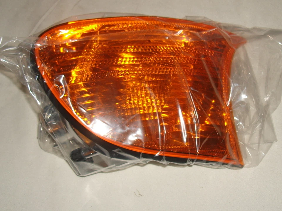 Conjunto de luz de giro/estacionamiento para 01 01 BMW 325Ci 323Ci 18-5914-01 TYC Foto 2 de 4