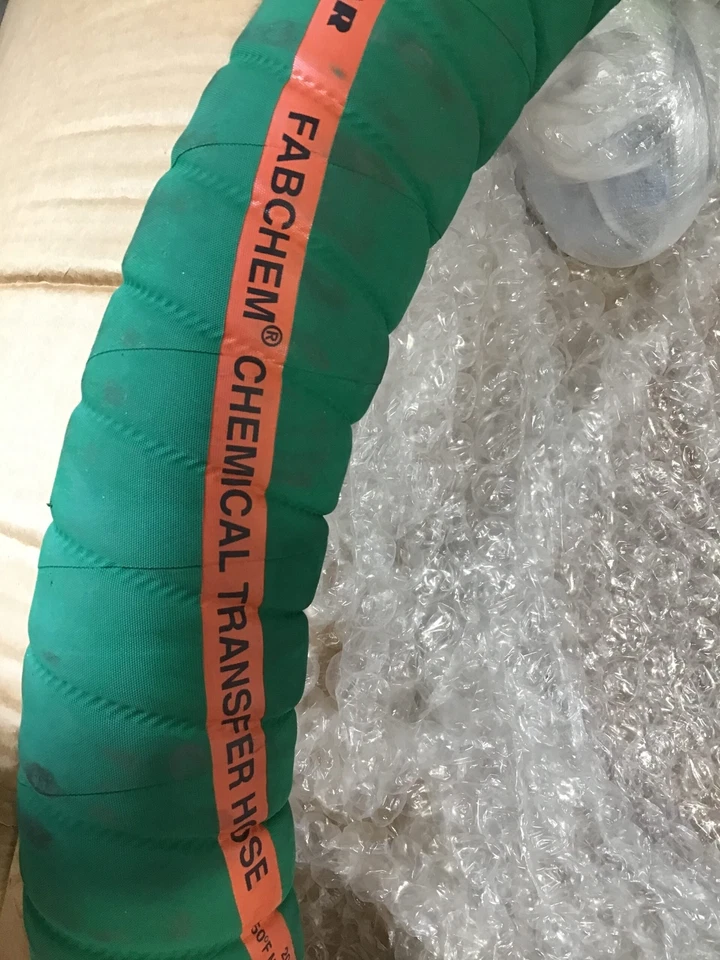 MANGUERA DE TRANSFERENCIA QUÍMICA GOODYEAR FABCHEM 200 PSI 150° TEMPERATURA MÁXIMA Foto 2 de 4