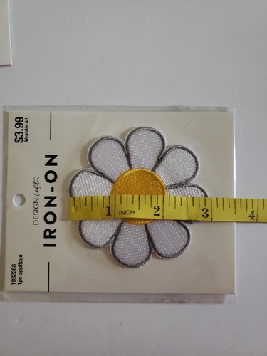 Design Loft Embroidered Iron On Patch Lot of 2. Flower & Alien - Picture 7 of 8