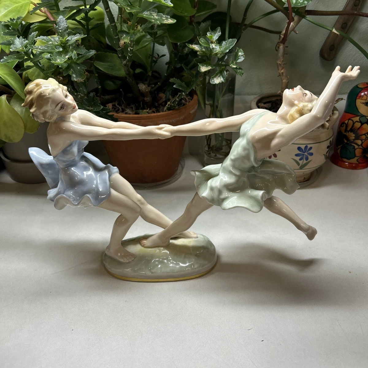 Hutschenreuther Figurine In Antique Ceramic & Porcelain Figurines