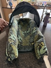 Tropical Dockatot with Collapsible Canopy Great Condition