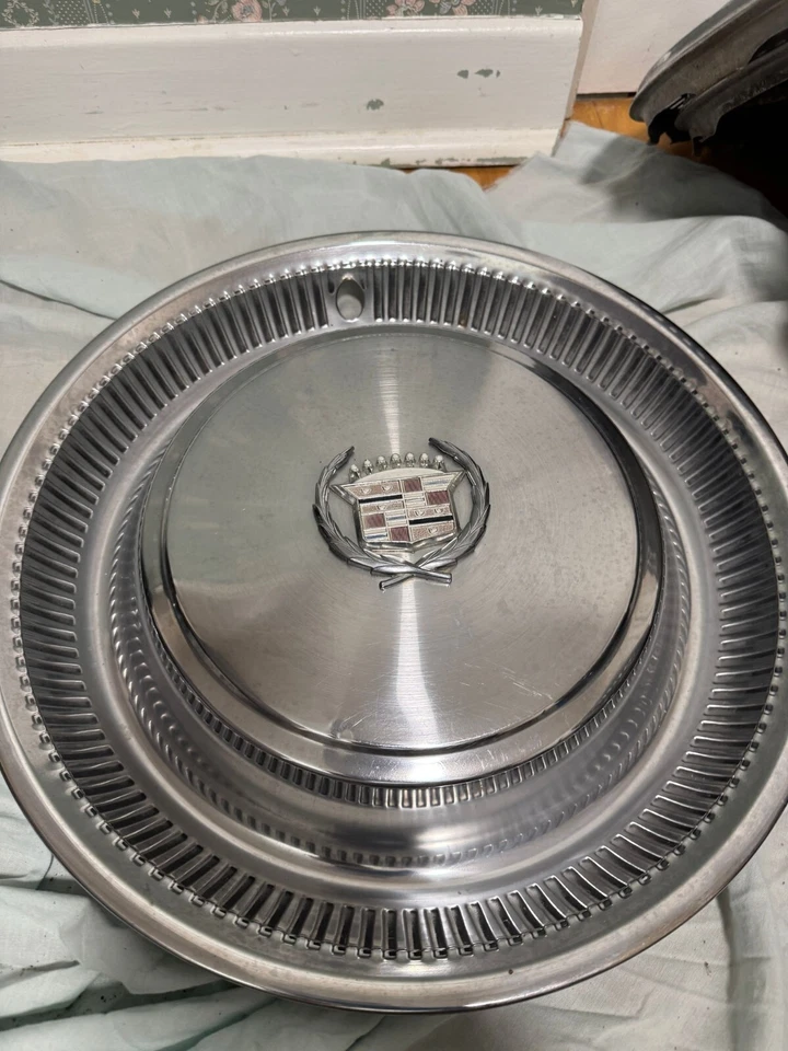 GM CADILLAC HUBCAP WHEEL COVER METAL VINTAGE SET OF (2) - Image 3 of 4
