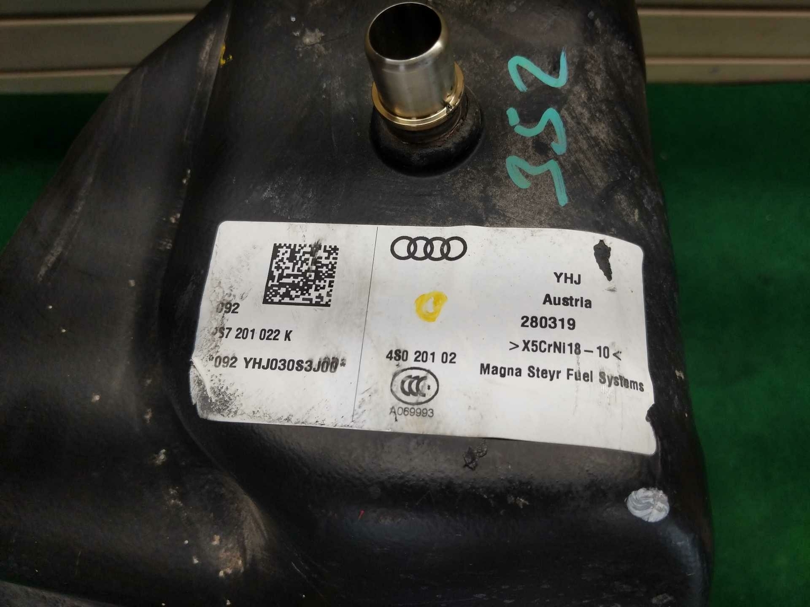2017-2020 Audi R8 V10 OEM RH Fuel Tank Assembly P/4S7201022 K