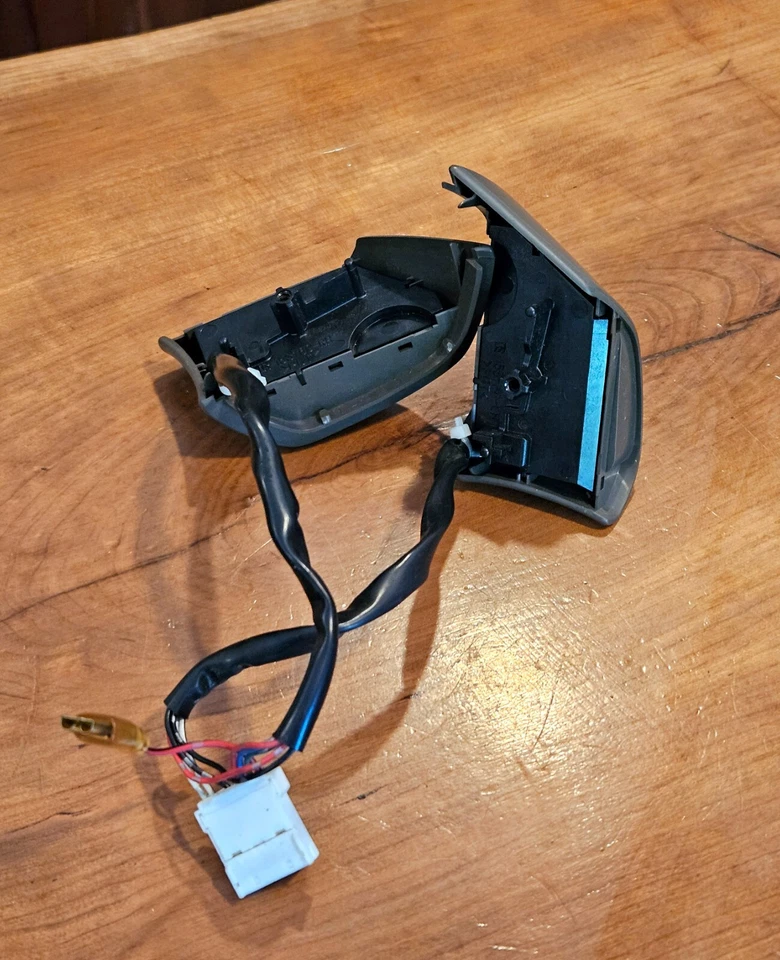 2003-2008 Mazda 6 OEM Steering Wheel Cruise / Audio Switch Set OEM - Image 4 of 4