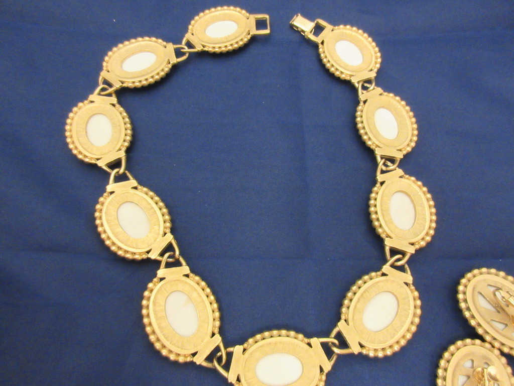 Vintage Napier Necklace Earrings Cream Ovals Chunky Lovely Designer Set