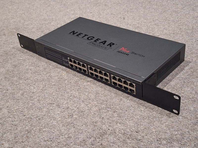 NETGEAR JGS524E — 24 Port Gigabit Ethernet Smart Managed Plus Switch