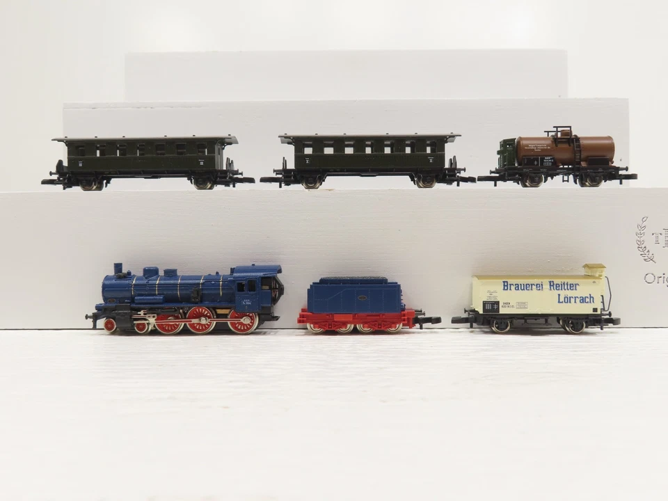 Marklin 81420 Z Mini Club Steam Locomotive & Passenger Set LN  - Image 2 of 4