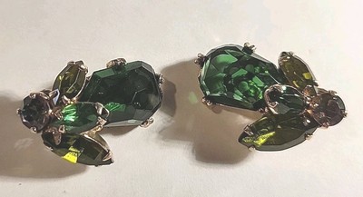 Signed Weiss Vintage Emerald Green Stones Clip-ons