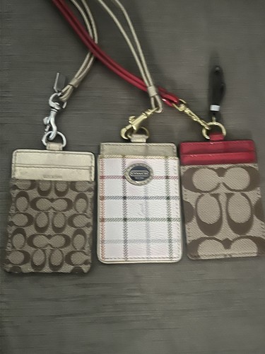 Coach ID Lanyard In Signature Canvas 3 sold sep, please indicate which color 