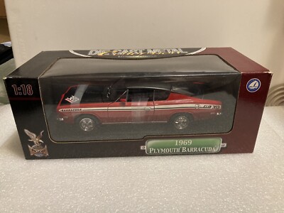 ROAD 1969 PLYMOUTH BARRACUDA DIE-CAST 1:18 YAT MING 