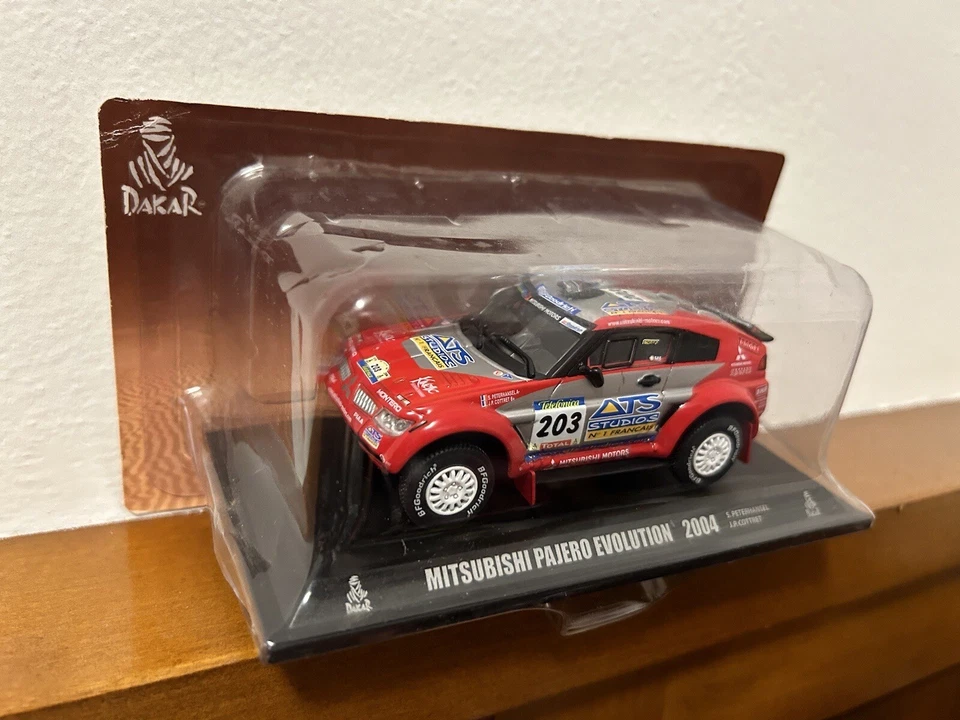 Modellino Mitsubishi Pajero Evolution Parigi Dakar 2004 S. Peterhansel 1/43 - Immagine 3 di 4