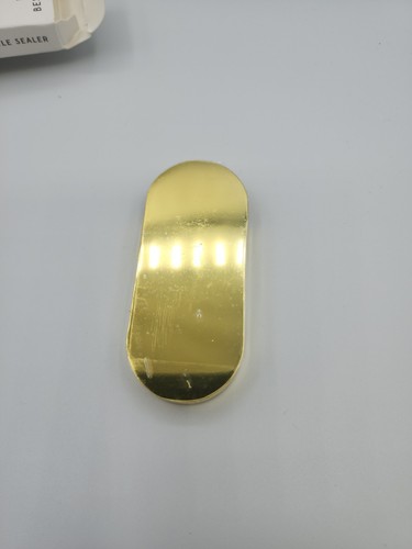 2 X W&P The Capper Apribottiglie e sigillante UNCAPS & RICAPS oro compatto - Foto 4 di 5