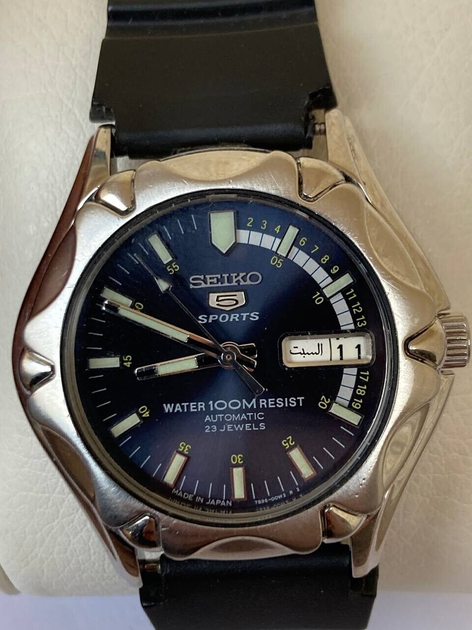 腕周りは左腕で約17cmですSEIKO 5 SPORTS 23JEWELS