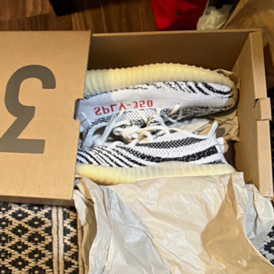 adidas Yeezy Boost 350 V2 Men s White/Black Zebra Low Top Lace-Up Sneaker