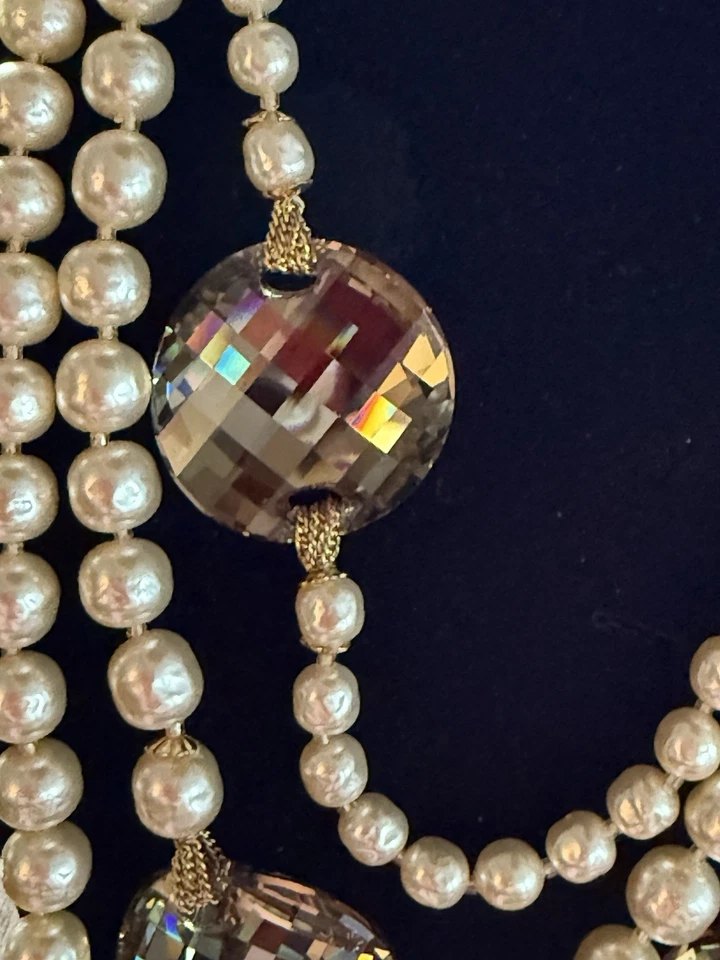 Collar llamativo vintage de perlas de imitación y diamantes de imitación de Miriam Haskell Foto 2 de 4