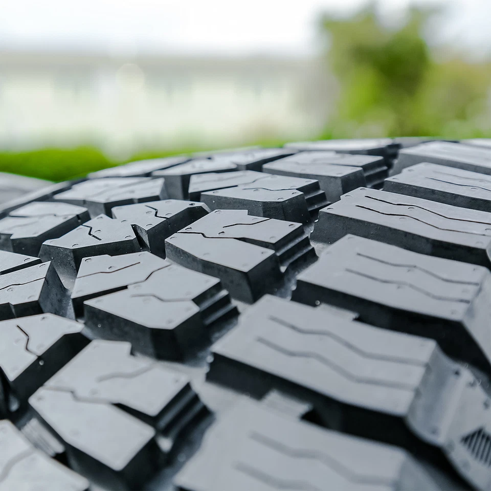 4 Tires Dcenti DC88 AT 285/50R20 116V A/T All Terrain Foto 3 de 4