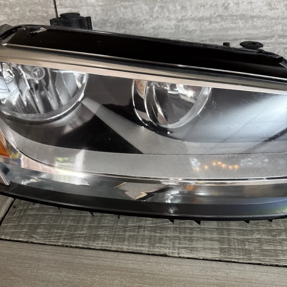 🥇 Faro delantero pasajero derecho Volkswagen Jetta 2011-2018 original OEM Foto 3 de 4
