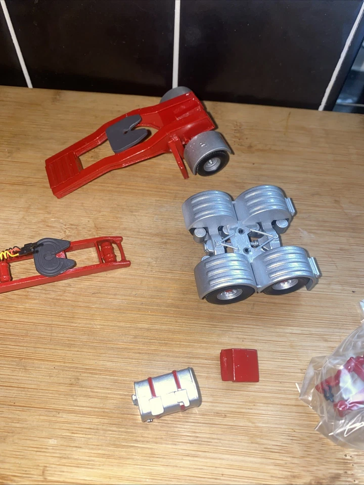 CORGI VOLVO TRACTOR UNIT And Dolly CHRIS BENNETT CC12404 - 1:50 (DAMAGED) Code 3 - Image 3 of 4