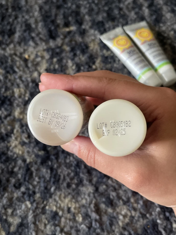 DOS protectores solares California Baby Super Sensitive FPS 30+ Y DOS champú y gel de baño Foto 3 de 3