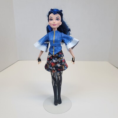 2014 Disney Descendants Isle of the Lost Evie Posable Doll Blue Hair Top Pants