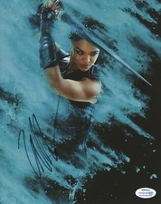 Tessa Thompson Thor Avengers Autographed Signed 8x10 Photo ACOA