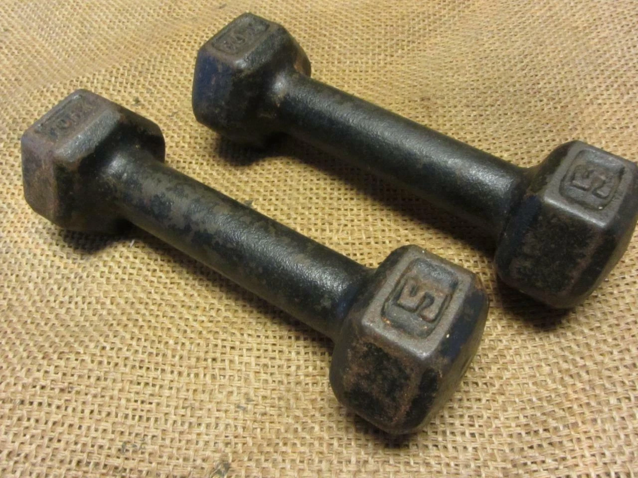 Set of 2 Vintage 5# York Cast Iron Dumbells Antique Dumb Bell Weight 10278