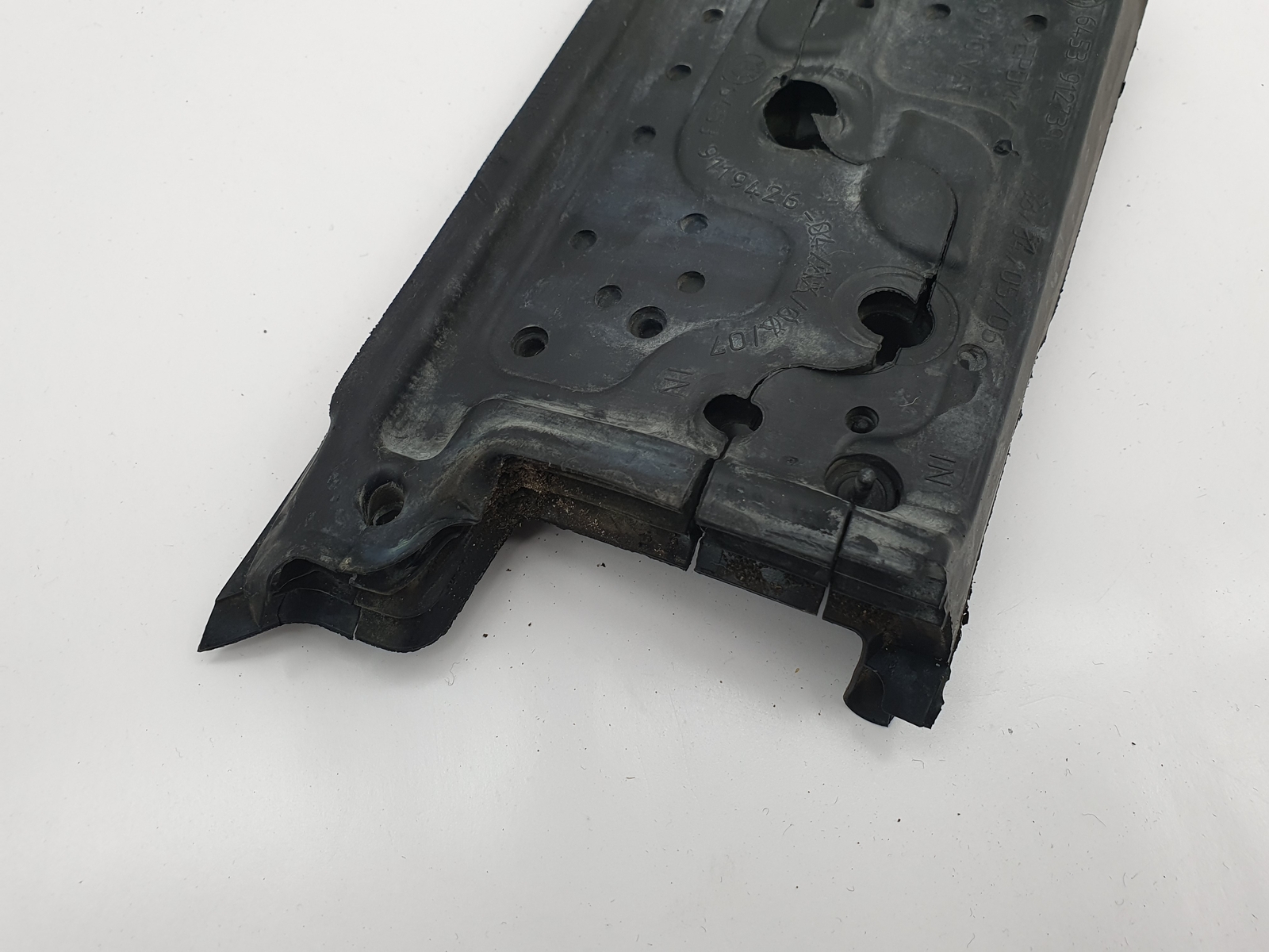 BMW 5 SERIES UPPER AND LOWER SECTION RUBBER 9127396 9119426 F10 | eBay