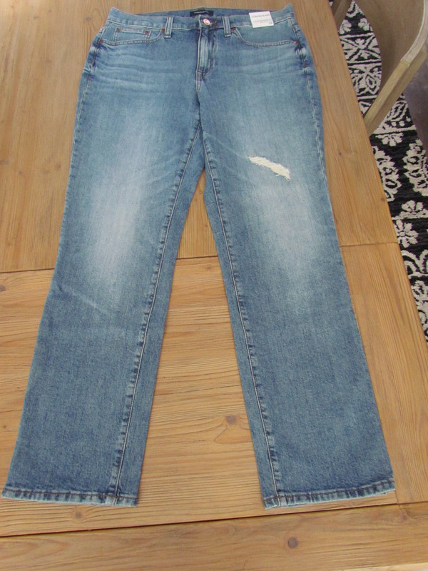 NWT J.Crew Women's Size 28 Slim Broken-In Boyfriend Jean  Style # K3421