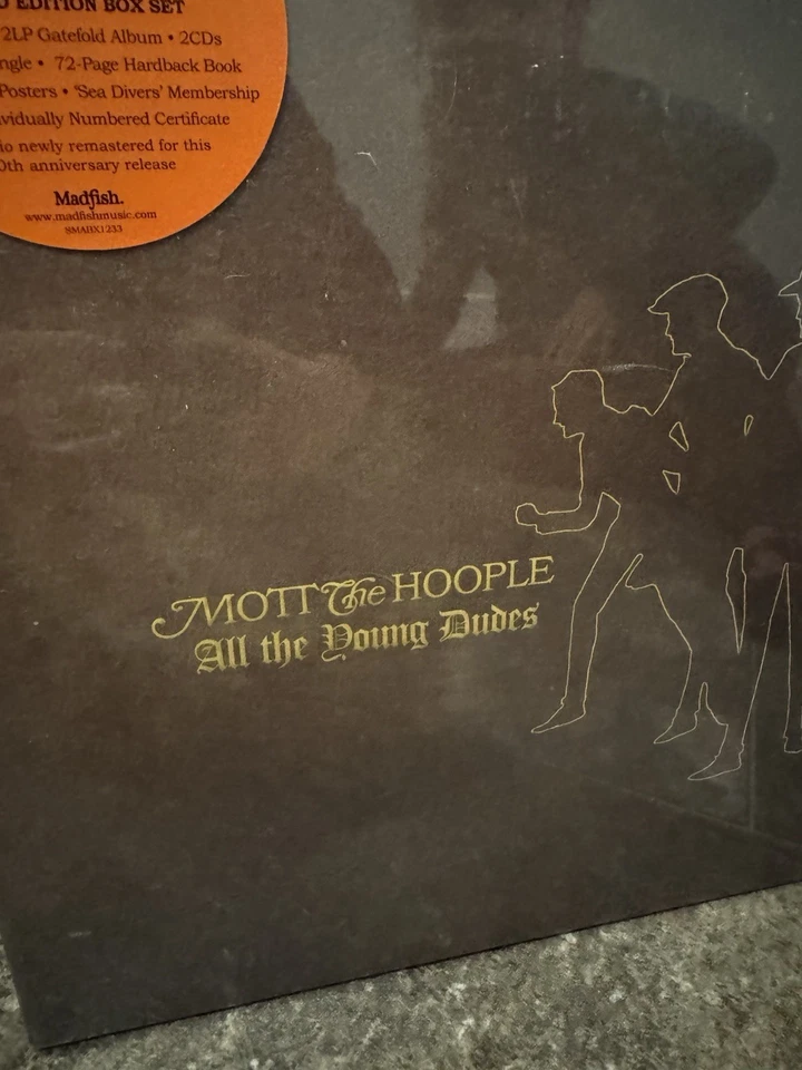 Mott the Hoople All the Young Dudes , 50th Anniversary 5 disc deluxe edition - Image 2 of 4