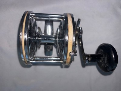 abu garcia 6000 reel Vintage Abu Garcia 6000 Series Level Wind Reel - Smooth Working Operation