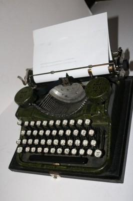 Antique UNDERWOOD Standard Portable Typewriter marble green color