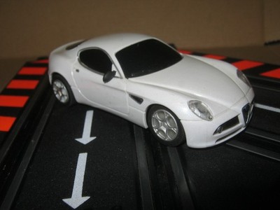 Alfa Romeo 8c 1:43 Slotcar NEU a.f. Carrera Go und SCX Compact Sportwagen
