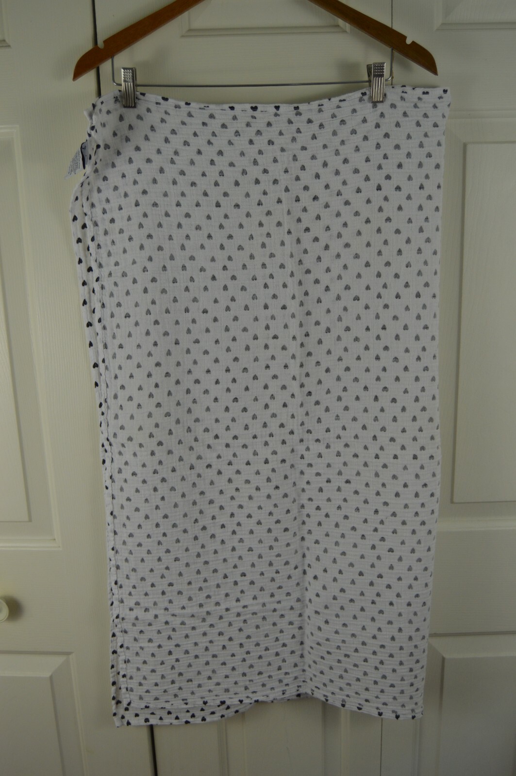 Queenwest Trading Co White Black Hearts Print Baby Swaddle Blanket