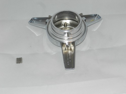 SET OF 4 DAISY 200S T70 WHEEL RIM CENTER CAP KNOCKOFF TRIBAR SPINNER 2.5" HOLE - Picture 3 of 4
