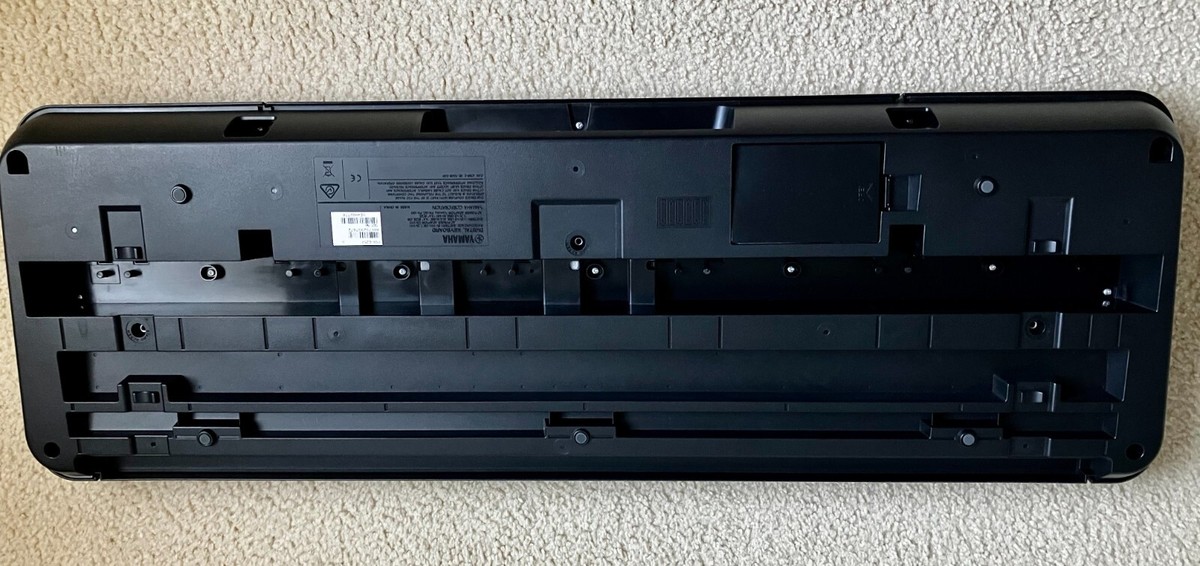 Yamaha PSR-E253 61-key Portable Keyboard - Electronic