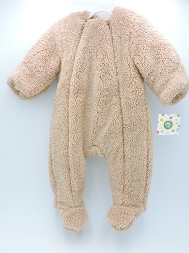 LITTLE ME Cochecito Bunting Traje de Invierno de Una Pieza BEBÉ OSO Talla 6-9 Meses Nuevo con Etiquetas Nuevo - Imagen 2 de 7
