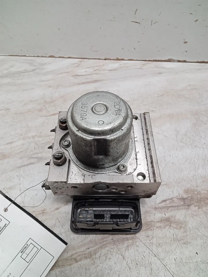 Used ABS Modulator fits: 2012 Honda Crosstour Modulator Assembly vehicle stabili - Imagem 2 de 4