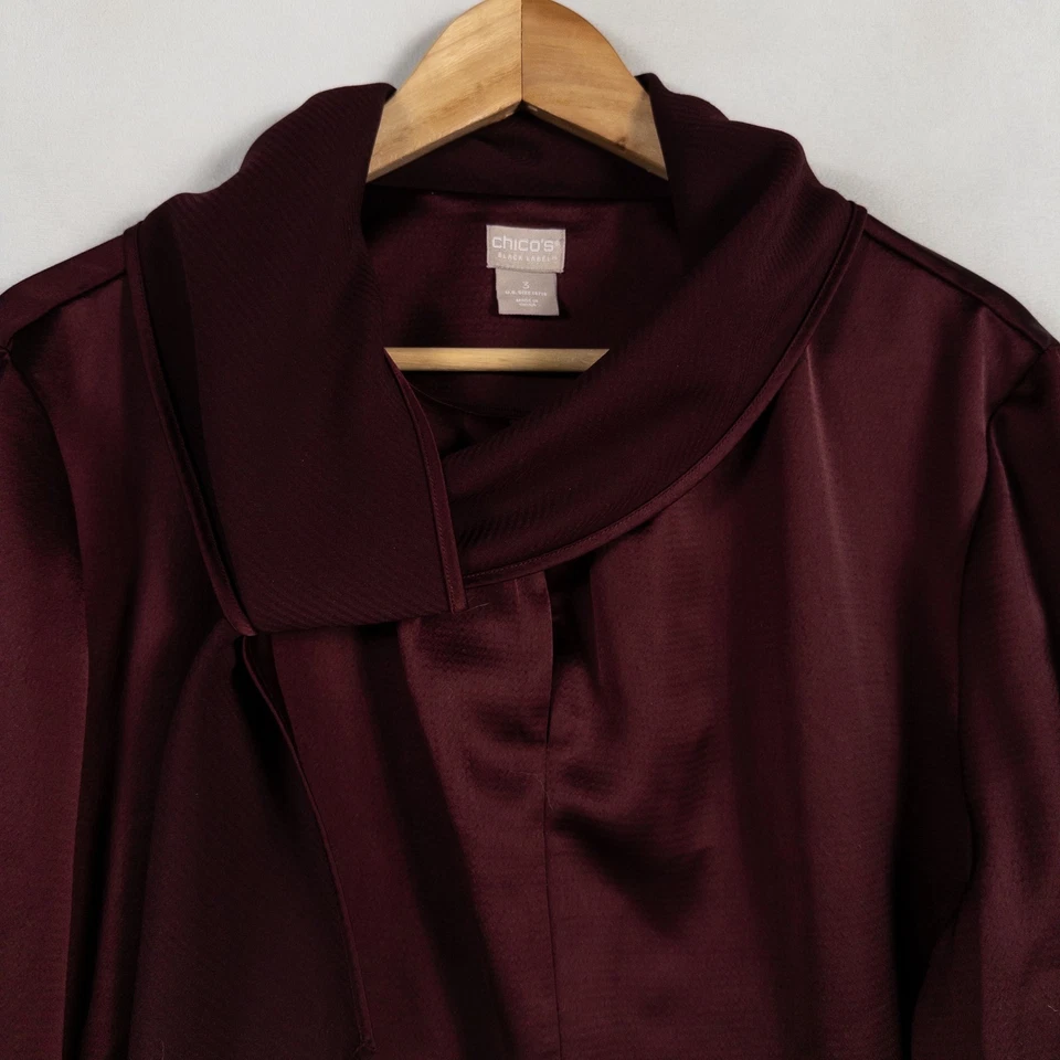 Blusa Chicos Etiqueta Negra 3 US XL Borgoña Satén Drapeado Bufanda Cuello Manga Larga Foto 2 de 4