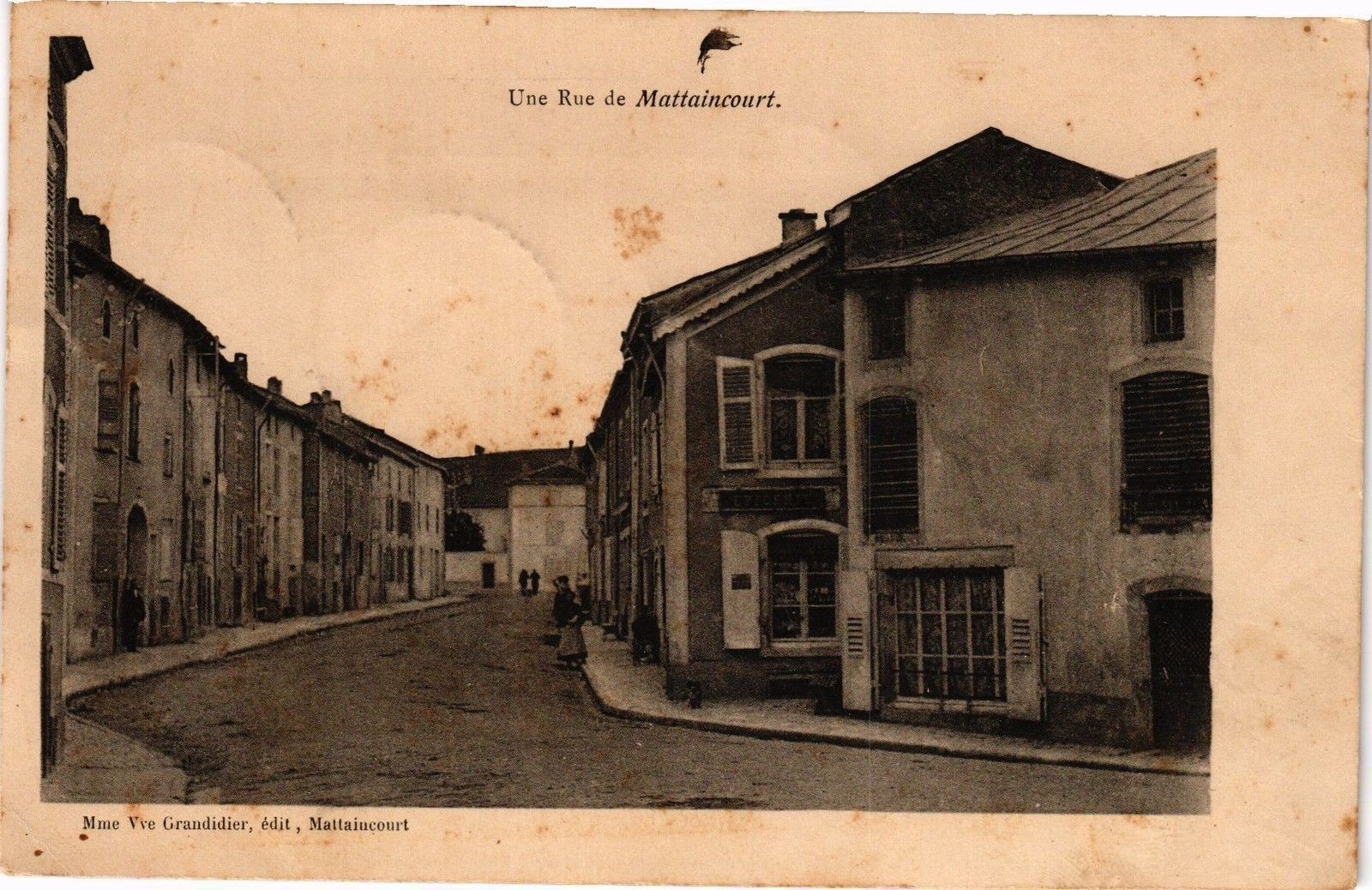 Old postcard Une Rue de Mattaincourt (184764)