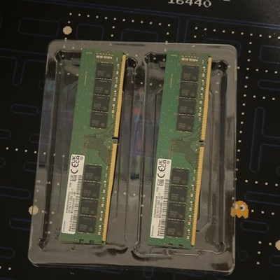 Samsung 64GB DDR4 DIMM PC4-3200AA (2x32GB) Non-ECC RAM M378A4G43AB2-CWE