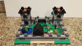 LEGO Minecraft: The Fortress (21127)